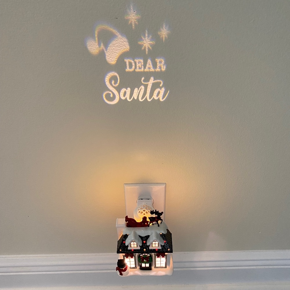 2022 B&BW dear Santa projected holiday house snowman wallflower plug in